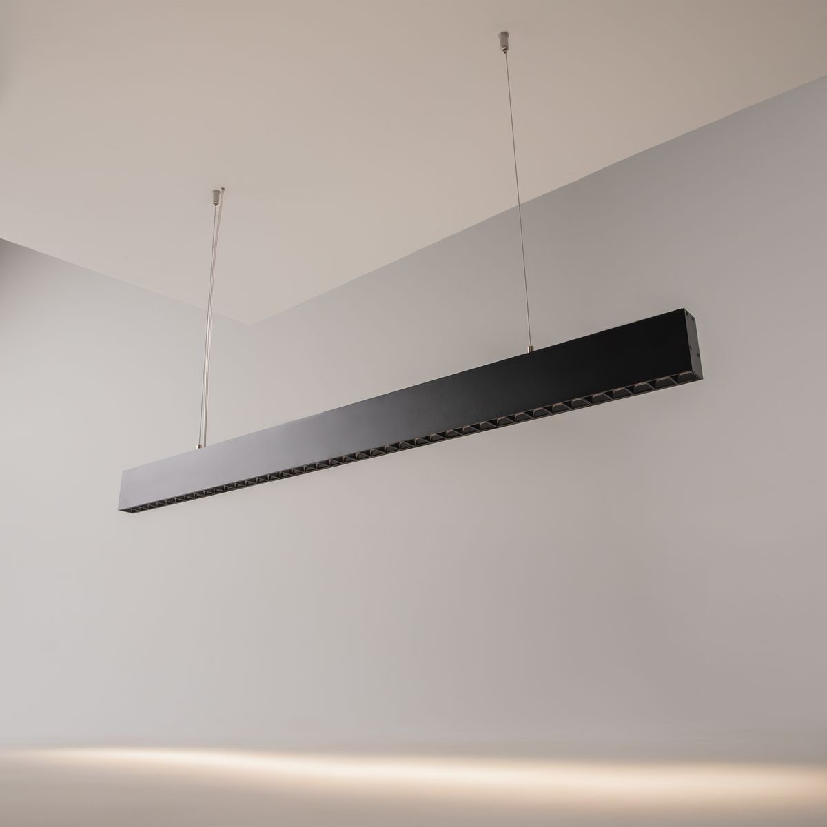 Подвесной светодиодный светильник Maytoni Vinder P050PL-L40B4K 4