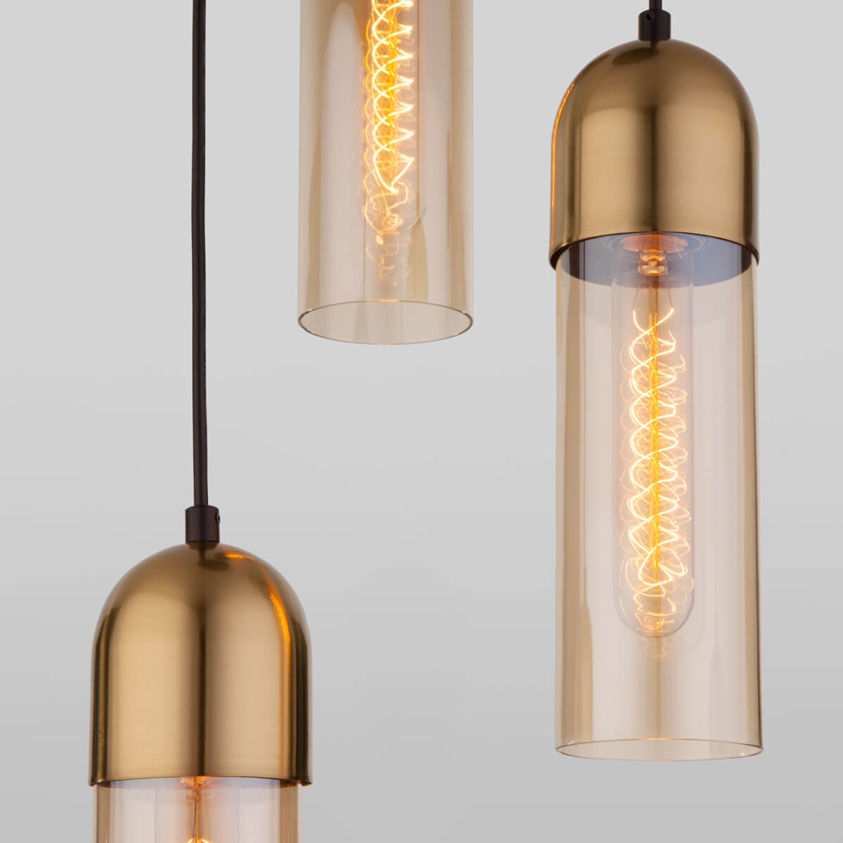 Подвесная люстра Eurosvet Airon 50180/3 янтарный 3