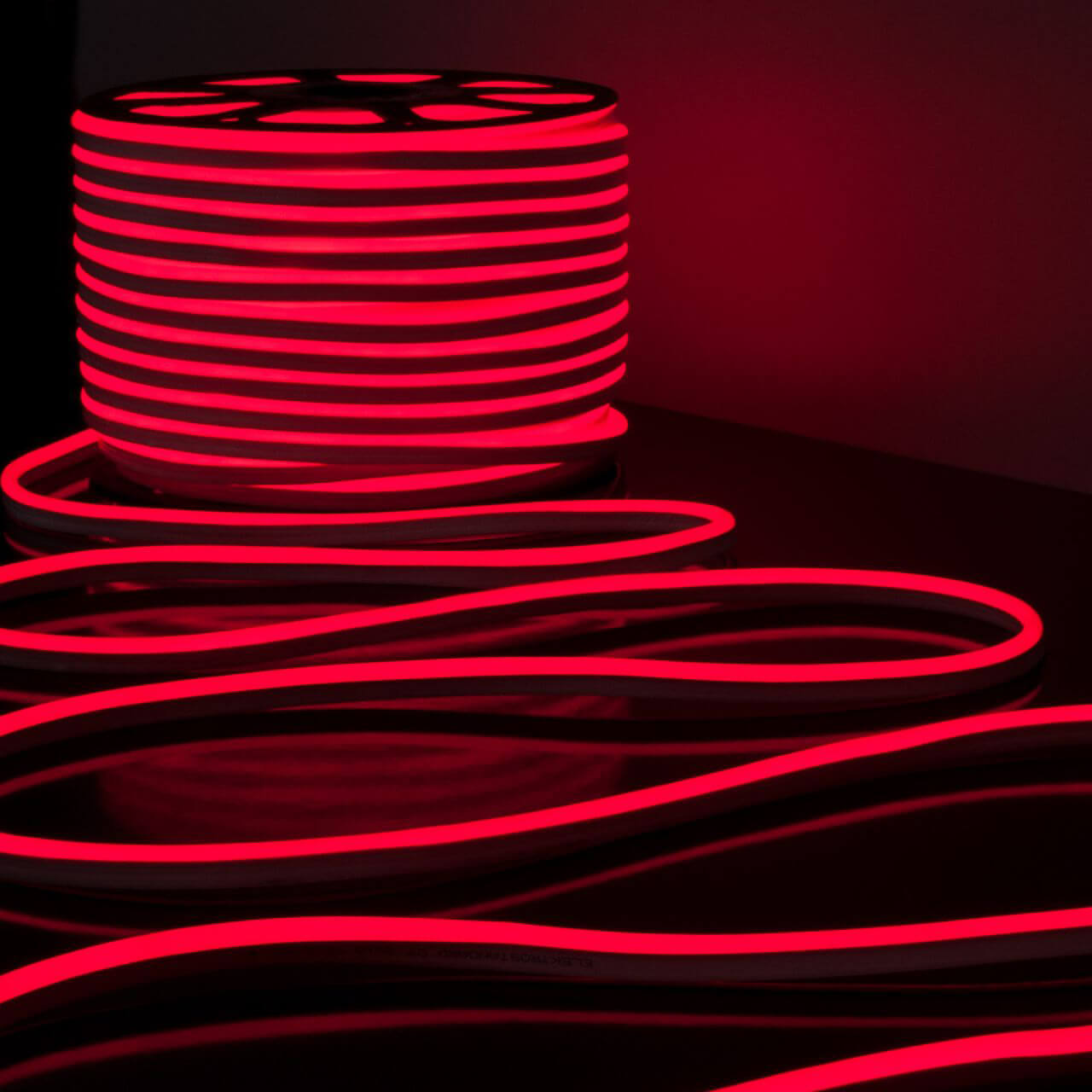 Гибкий неон Elektrostandard 9,6W/m 120LED/m 2835SMD красный 50M a040595 1