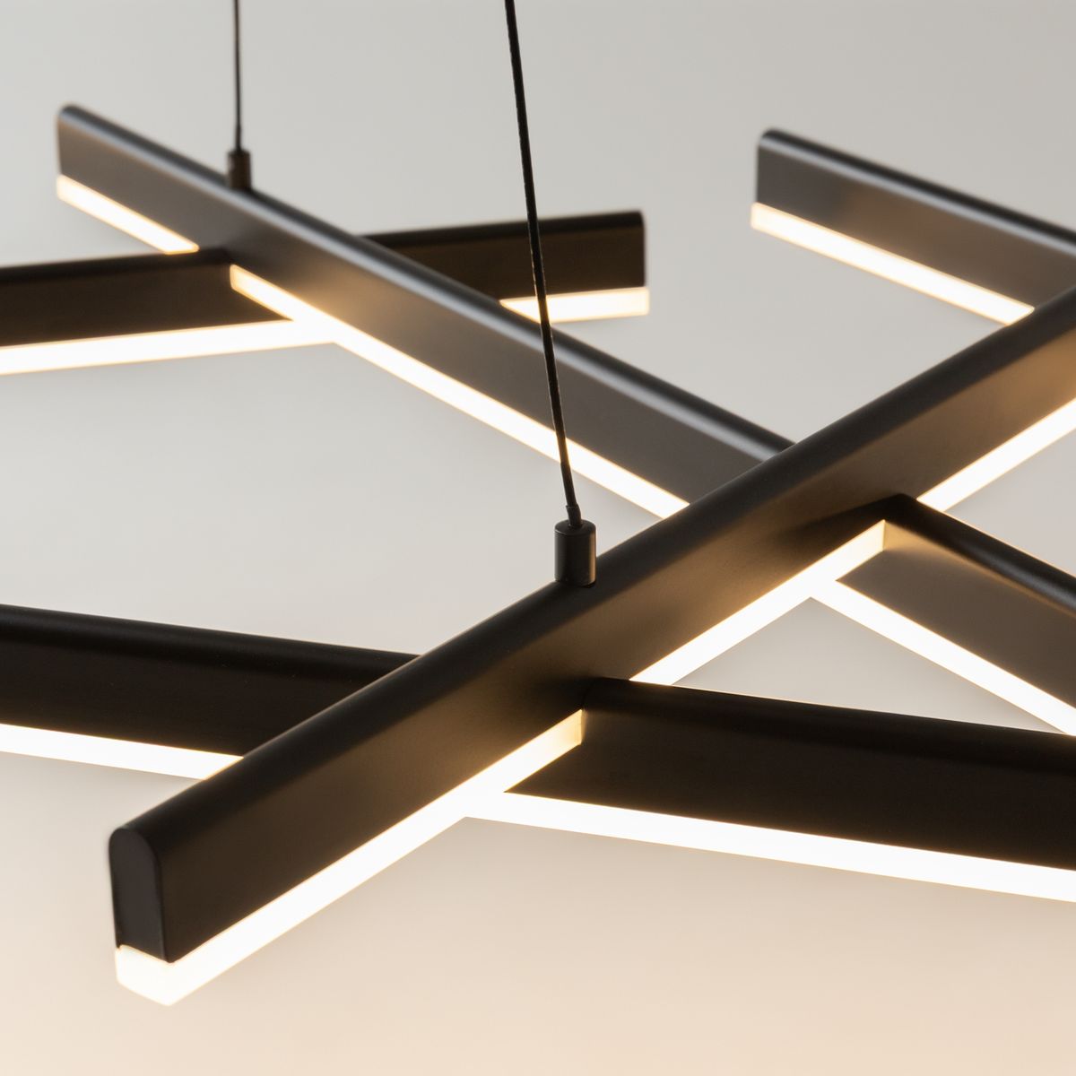 Подвесной светодиодный светильник Maytoni Line MOD016PL-L80BK 3