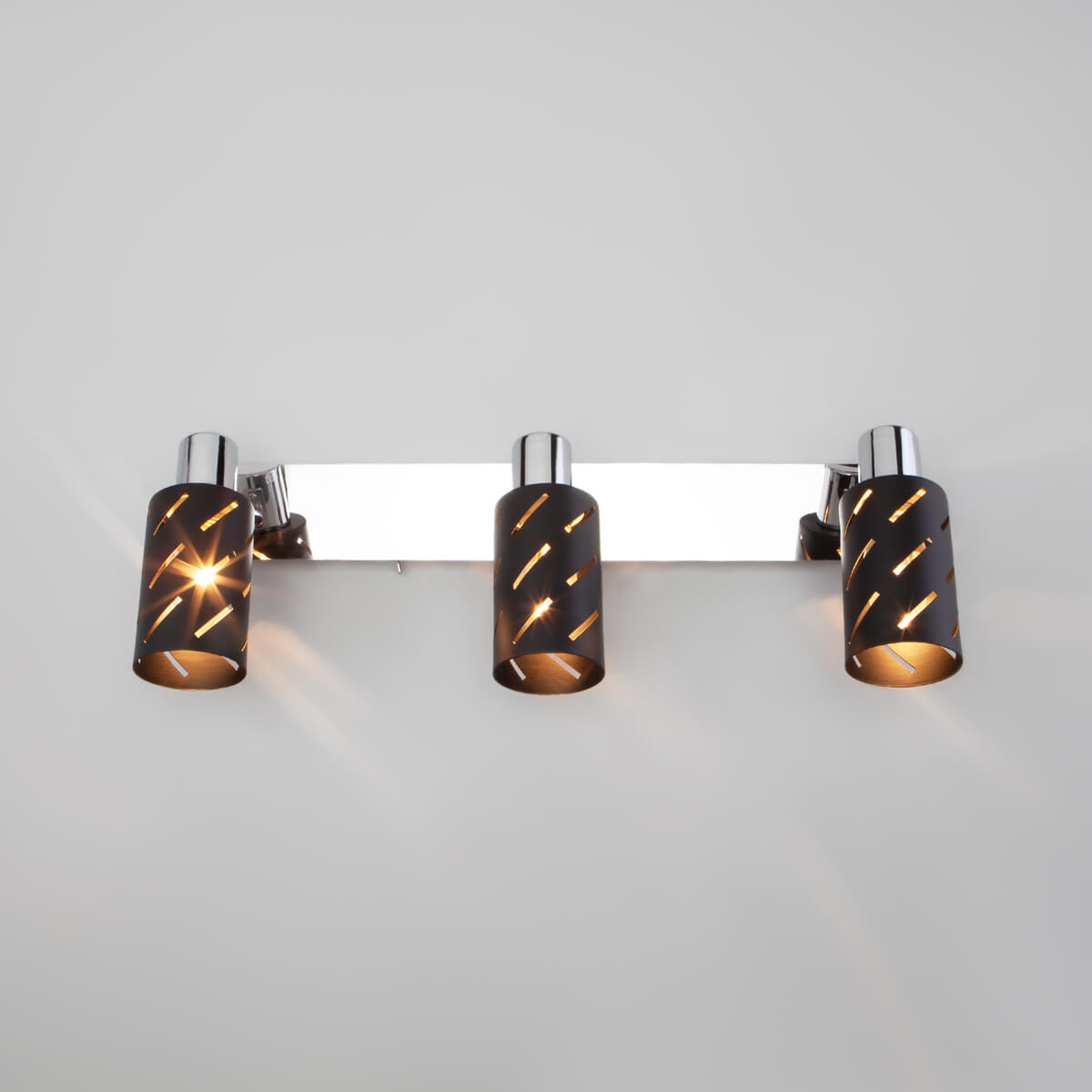 Спот Eurosvet Fente 20090/3 черный/хром 3