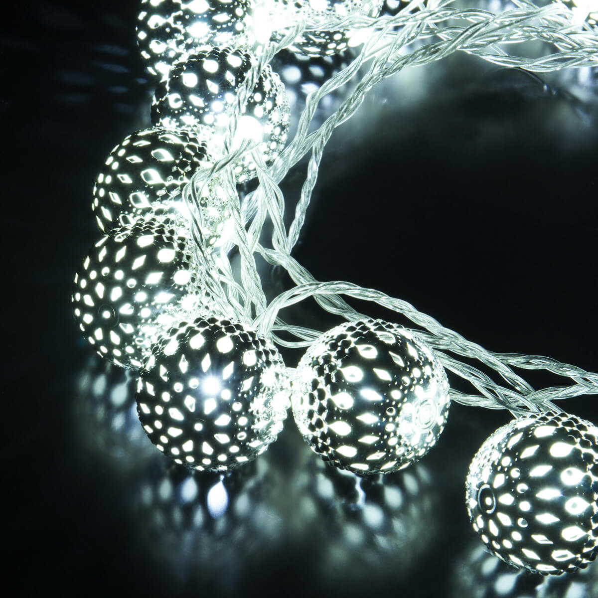 Светодиодная гирлянда Eurosvet нить 230V 400-003 хром/белый с эффектом мерцания 4