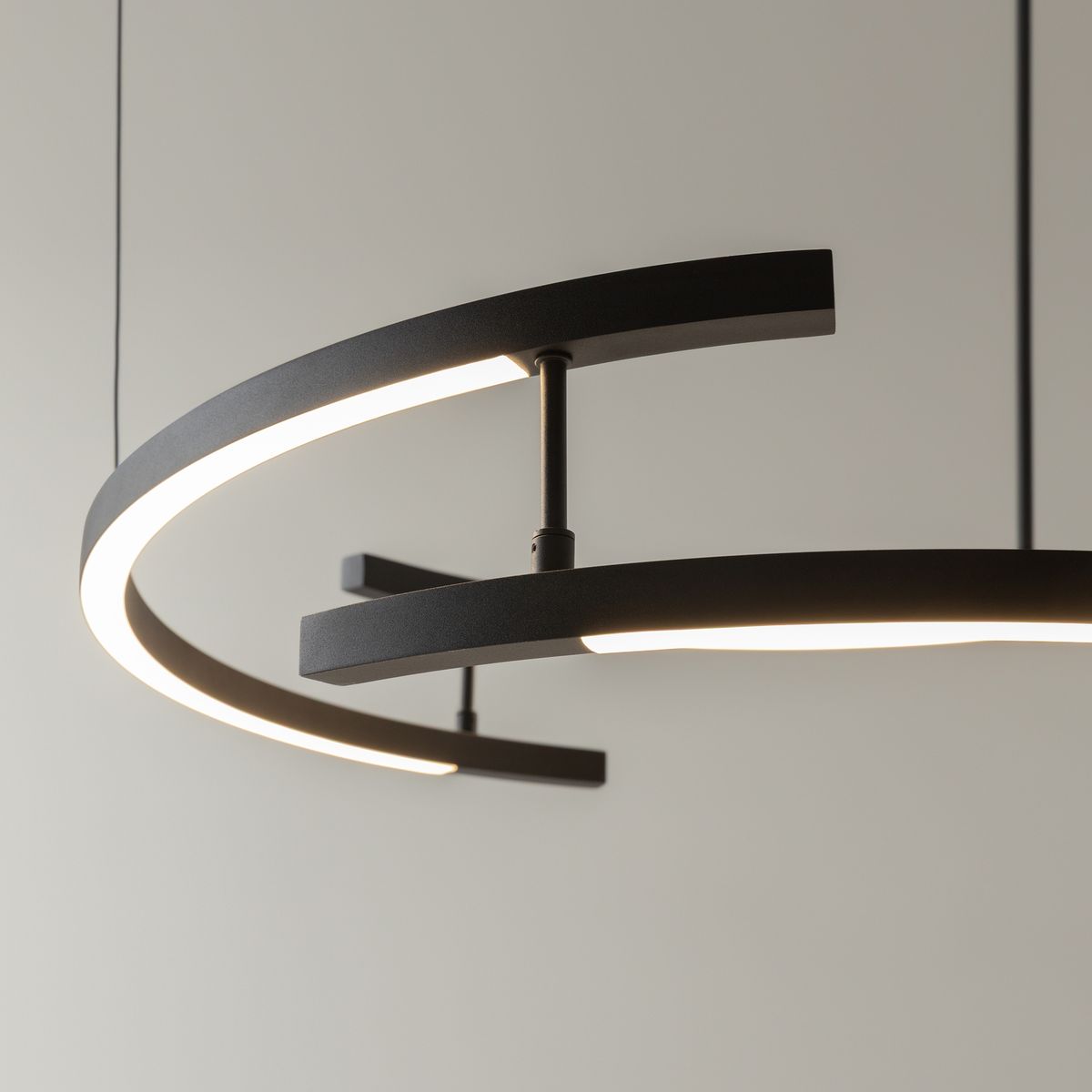 Подвесной светодиодный светильник Maytoni Line MOD016PL-L52BK 4