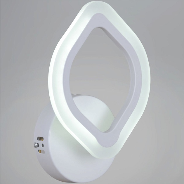 Бра Reluce 02301-0.2-01 WH Фото № 1