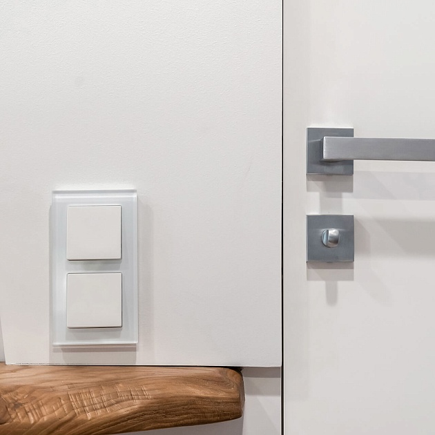 Перекрестный выключатель одноклавишный Werkel белый W1113001 4690389155086 изображение 9 Перекрестный выключатель одноклавишный Werkel белый W1113001 4690389155086 Фото № 9