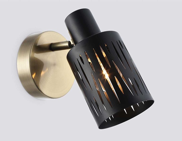 Настенно-потолочный спот Ambrella light TRADITIONAL TR8667 Фото № 3