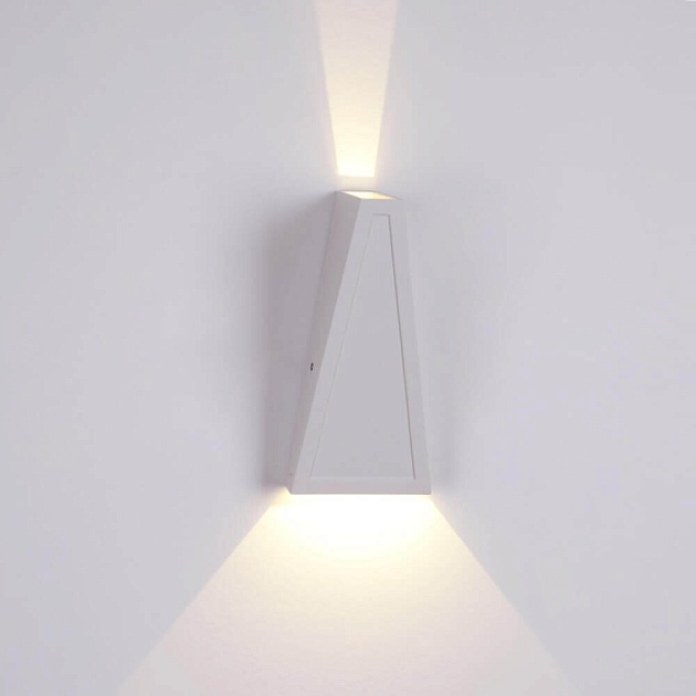 Настенный светодиодный светильник Crystal Lux CLT 225W WH изображение 1 Настенный светодиодный светильник Crystal Lux CLT 225W WH Фото № 1