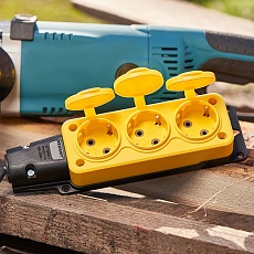 Розетка каучуковая 3 гнезда с крышкой (колодка) желтая, с/з, 16А, IP54, REXANT 111-126 1