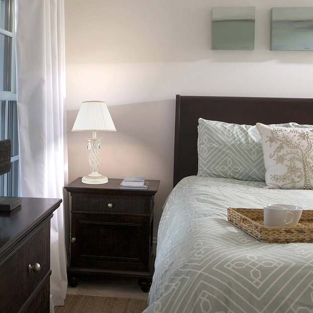 Настольная лампа Eurosvet 01002/1 белый с золотом изображение 5 Настольная лампа Eurosvet 01002/1 белый с золотом Фото № 5