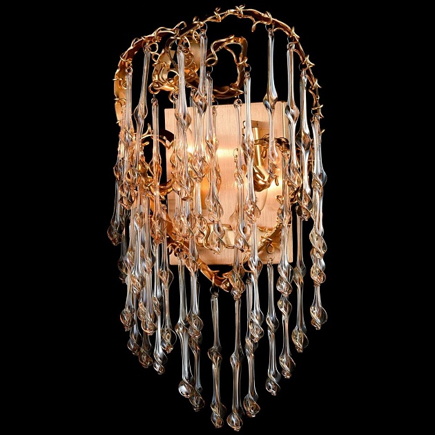 Настенный светильник Wertmark Amalia WE187.02.301 Фото № 1