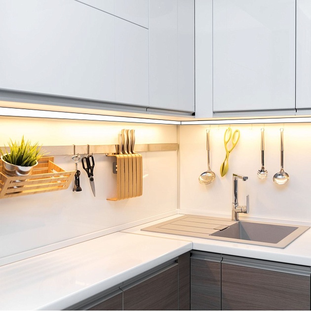 Профиль угловой накладной с рассеивателем черный/белый 1м. Apeyron 08-07-ЧБ Фото № 10